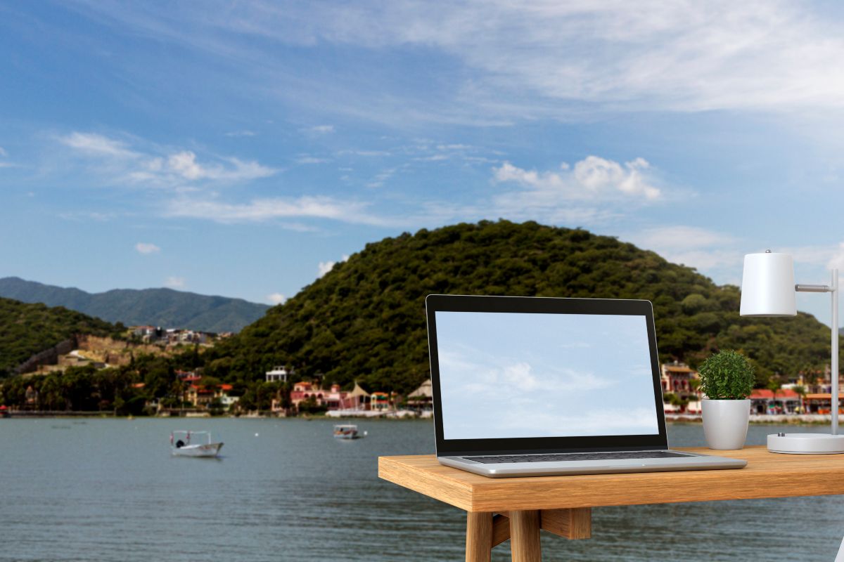 Avec l'Aibox d'Orange, partez en vacances en restant connecté !